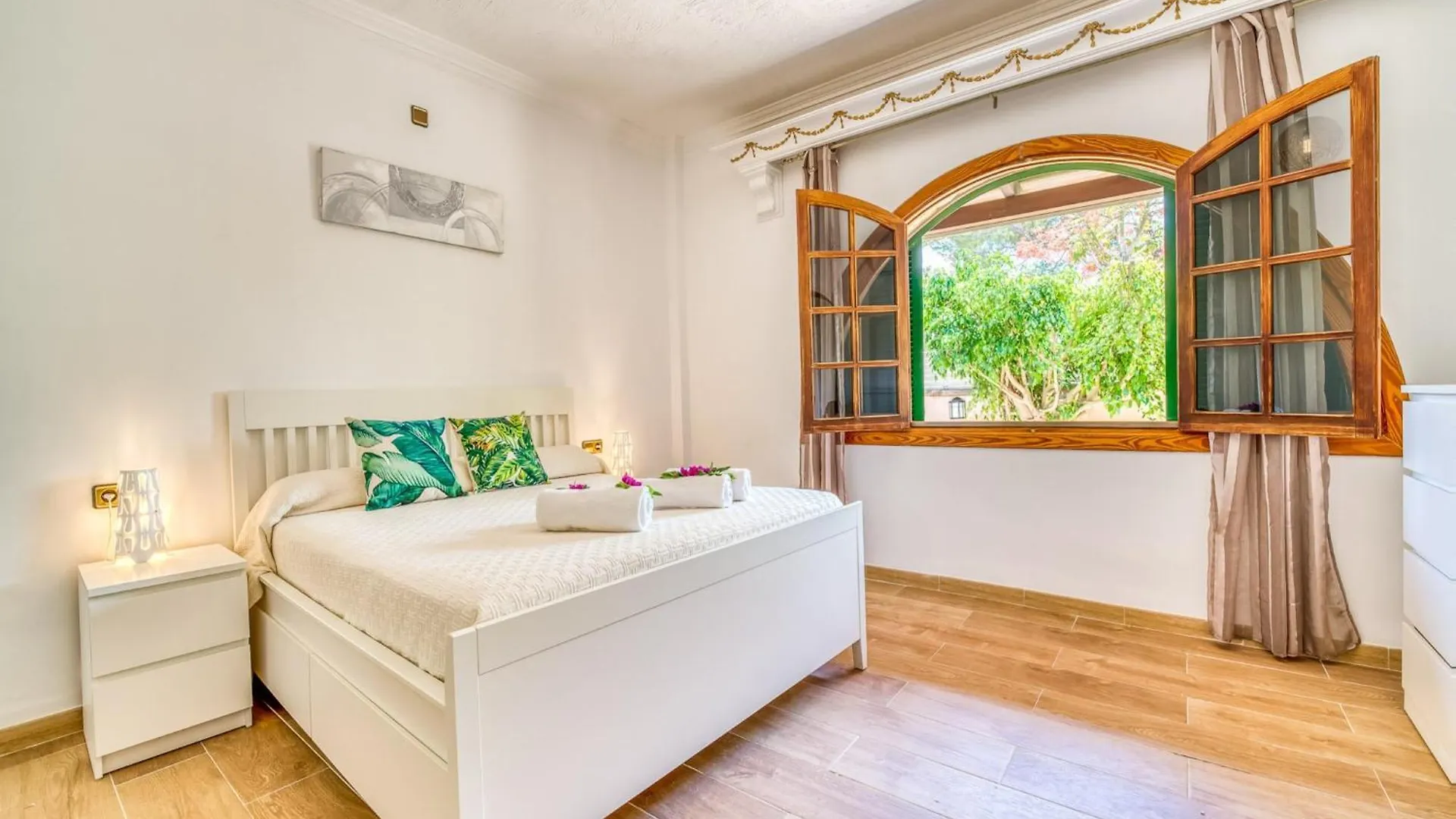 Charming Holiday Home For 6 Guests Alcúdia